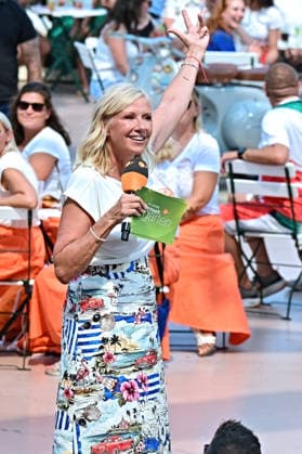 ZDF - Fernsehgarten. Moderatorin Andrea Kiwi Kiewel während der ZDF - Unterhaltungsshow Fernsehgarten am 16.08.2026 in Mainz. 20260816MWI140429 *** ZDF Fernsehgarten host Andrea Kiwi Kiewel during the ZDF entertainment show Fernsehgarten on August 16, 2026, in Mainz 20260816MWI140429