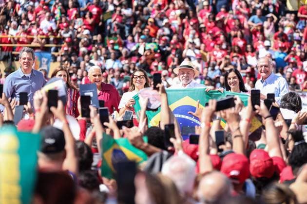 President Lula begins his reelection campaign in Sao Bernardo do Campo. Sao Bernardo do Campo, SP. 08 16 2026 - Brazil Elections - Candidate for Governor of Sao Paulo, Fernando Haddad, his wife Ana Estela Haddad, singer Fafa de Belem, First Lady Janja Lula da Silva, candidate for Vice-President, Geraldo Alckmin and his wife, Lu Alckmin during the launch of the re-election campaign of President Luiz Inacio Lula da Silva (PT), at the Primeiro de Maio Municipal Stadium, in Vila Euclides, in Sao Bernardo do Campo, metropolitan region of Sao Paulo, this Sunday, August 16, 2026.(Foto: Marina Uezima Brazil Photo Press Brazil Photo Press) INTERNATIONAL Sao Bernardo do Campo Sao Paulo Brasil Copyright: xMarinaxUezimax