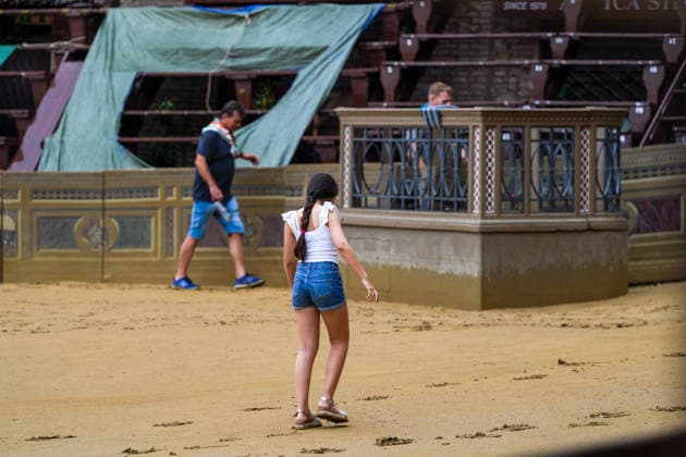Siena s Palio of August 16, 2026, postponed to tomorrow due to rain. Siena, Piazza del Campo August 16, 2026. Heavy rain has interrupted the race; the municipality has displayed the green flag. The race will be held tomorrow, August 17, weather permitting. Siena Piazza Del Campo Toscana ITALIA Copyright: xSALVATORExDExROSAxSalvatorexDexRosax DSC01116