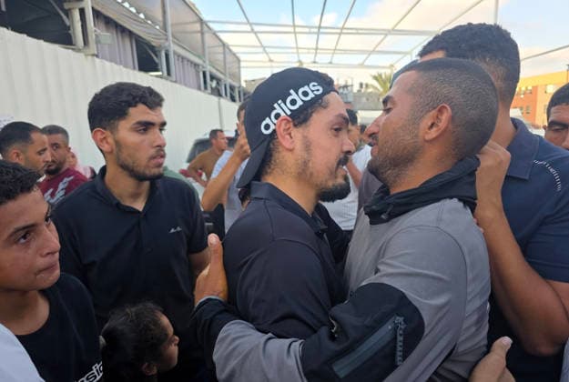Released Palestinian prisoners arrive at Nasser Medical Complex in Khan Younis Palestinian prisoners released from Israeli jails arrive at Nasser Medical Complex in Khan Younis, southern Gaza Strip, on August 16, 2026, aboard buses operated by the International Committee of the Red Cross after being transferred from the Kerem Shalom crossing. Relatives gather to receive them upon arrival. Photo by Tariq Mohammad APA Images Khan Yunis Gaza Strip Palestinian Territory 160826_Khan_Yunis_TM_03(18) Copyright: xapaimagesxTariqxMohammad xapaimagesx