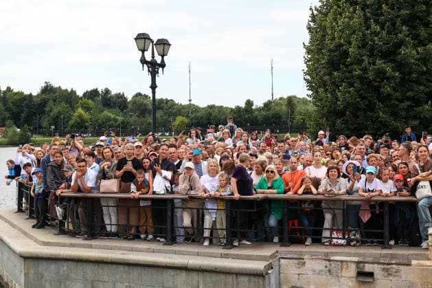 RUSSIA, MOSCOW - AUGUST 16, 2026: People attend the Tsaritsyno History Day festival at the Tsaritsyno Museum-Reserve. The event marks key moments from the summer of 1775, when Catherine the Great, the Empress of Russia, purchased the Chernaya Gryaz (future Tsaritsyno) estate, and the summer of 1787, when she visited the residence with her grandchildren during the 25th anniversary of her reign. Alyona Bzhakhova TASS  96253062