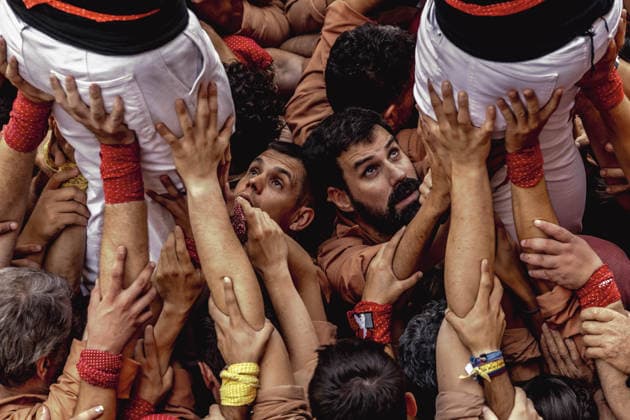 August 16, 2026, Barcelona, Catalonia, Spain: Members of the Xiquets de Reus gather to form the pinya , the base that supports a human tower, during the Festa Major de Gro cia. Barcelona Spain - ZUMAo105 20260816_fap_o105_005 Copyright: xMatthiasxOesterlex