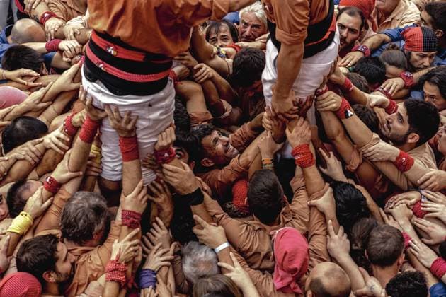 August 16, 2026, Barcelona, Catalonia, Spain: Members of the Xiquets de Reus gather to form the pinya , the base that supports a human tower, during the Festa Major de Gro cia. Barcelona Spain - ZUMAo105 20260816_fap_o105_020 Copyright: xMatthiasxOesterlex