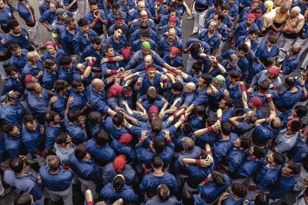August 16, 2026, Barcelona, Catalonia, Spain: Members of the Castellers de la Vila de Gracia gather to form the pinya , the base that supports a human tower, during the Festa Major de Gro cia. Barcelona Spain - ZUMAo105 20260816_fap_o105_030 Copyright: xMatthiasxOesterlex