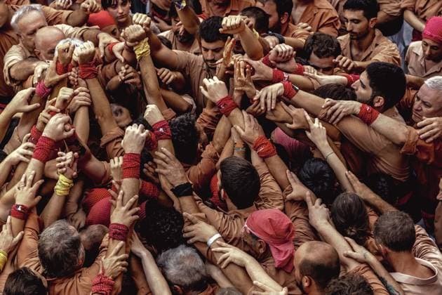 August 16, 2026, Barcelona, Catalonia, Spain: Members of the Xiquets de Reus gather to form the pinya , the base that supports a human tower, during the Festa Major de Gro cia. Barcelona Spain - ZUMAo105 20260816_fap_o105_033 Copyright: xMatthiasxOesterlex