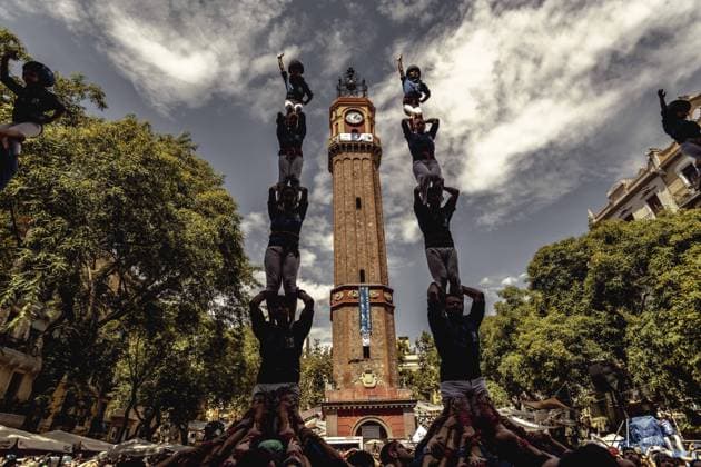August 16, 2026, Barcelona, Catalonia, Spain: Members of the Castellers de la Vila de Gracia build human pillars during the Festa Major de Gro cia. Barcelona Spain - ZUMAo105 20260816_fap_o105_034 Copyright: xMatthiasxOesterlex