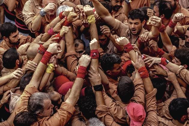 August 16, 2026, Barcelona, Catalonia, Spain: Members of the Xiquets de Reus gather to form the pinya , the base that supports a human tower, during the Festa Major de Gro cia. Barcelona Spain - ZUMAo105 20260816_fap_o105_035 Copyright: xMatthiasxOesterlex