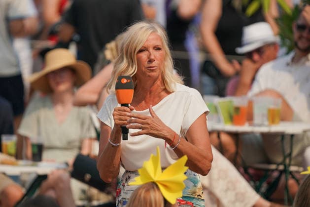 ZDF-Fernsehgarten 2026. Andrea (Kiwi) Kiewel im ZDF Fernsehgarten mit dem Motto Italo-Schlager am 16.08.2026 in Mainz. Mainz ZDF Fernsehgarten Rheinland-Pfalz *** ZDF Fernsehgarten 2026: Andrea Kiwi Kiewel on ZDF Fernsehgarten with the theme Italo Schlager on August 16, 2026, in Mainz, Rhineland-Palatinate, ZDF Fernsehgarten