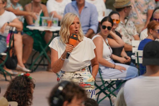 ZDF-Fernsehgarten 2026. Andrea (Kiwi) Kiewel im ZDF Fernsehgarten mit dem Motto Italo-Schlager am 16.08.2026 in Mainz. Mainz ZDF Fernsehgarten Rheinland-Pfalz *** ZDF Fernsehgarten 2026: Andrea Kiwi Kiewel on ZDF Fernsehgarten with the theme Italo Schlager on August 16, 2026, in Mainz, Rhineland-Palatinate, ZDF Fernsehgarten