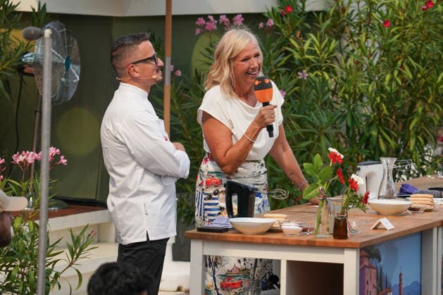 ZDF-Fernsehgarten 2026. Andrea (Kiwi) Kiewel und Maximilian Zedelmeier im ZDF Fernsehgarten mit dem Motto Italo-Schlager am 16.08.2026 in Mainz. Mainz ZDF Fernsehgarten Rheinland-Pfalz *** ZDF Fernsehgarten 2026: Andrea Kiwi Kiewel and Maximilian Zedelmeier on ZDF Fernsehgarten, themed Italo Schlager, on August 16, 2026, in Mainz, Rhineland-Palatinate