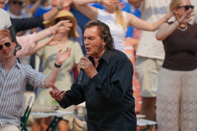 ZDF-Fernsehgarten 2026. Engelbert im ZDF Fernsehgarten mit dem Motto Italo-Schlager am 16.08.2026 in Mainz. Mainz ZDF Fernsehgarten Rheinland-Pfalz *** ZDF Fernsehgarten 2026: Engelbert at the ZDF Fernsehgarten with the theme Italo Schlager on August 16, 2026, in Mainz, Rhineland-Palatinate, ZDF Fernsehgarten