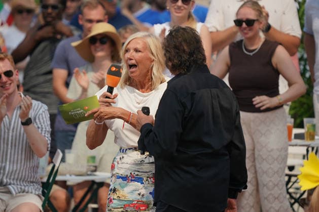 ZDF-Fernsehgarten 2026. Andrea (Kiwi) Kiewel und Engelbert im ZDF Fernsehgarten mit dem Motto Italo-Schlager am 16.08.2026 in Mainz. Mainz ZDF Fernsehgarten Rheinland-Pfalz *** ZDF Fernsehgarten 2026: Andrea Kiwi Kiewel and Engelbert at the ZDF Fernsehgarten, themed Italo Schlager, on August 16, 2026, in Mainz, Rhineland-Palatinate, ZDF Fernsehgarten