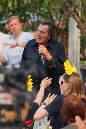 ZDF-Fernsehgarten 2026. Engelbert im ZDF Fernsehgarten mit dem Motto Italo-Schlager am 16.08.2026 in Mainz. Mainz ZDF Fernsehgarten Rheinland-Pfalz *** ZDF Fernsehgarten 2026: Engelbert at the ZDF Fernsehgarten with the theme Italo Schlager on August 16, 2026, in Mainz, Rhineland-Palatinate, ZDF Fernsehgarten