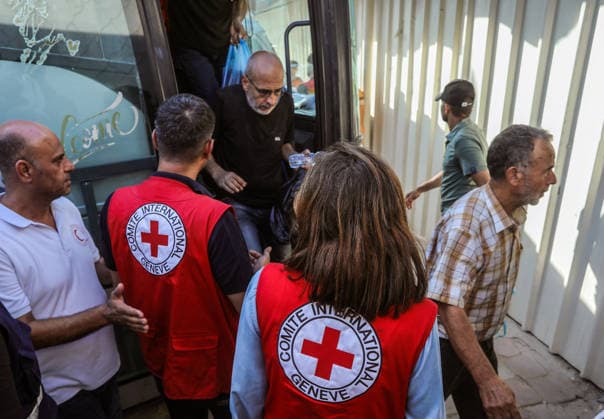 35 Palestinian prisoners arrive in Khan Yunis after release KHAN YUNIS, GAZA, PALESTINE - AUGUST 16: 35 Palestinian prisoners released by Israeli forces are brought to Khan Yunis, Gaza, Palestine, through the International Committee of the Red Cross. The prisoners are taken to Nasser Hospital in the city for medical checks, where they are greeted by their relatives. Abed Rahim Khatib Anadolu Khan Yunis Gaza. Editorial use only. Please get in touch for any other usage.  Copyright: x2026xAnadoluxAbedxRahimxKhatibx