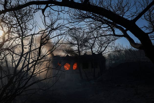 Wildfire kills 2 on Greek island of Salamina near Athens ATHENS, GREECE - AUGUST 16: A wildfire burns, on the island of Salamina, west of Athens, Greece, on August 16, 2026. Two people were found dead in a forested area of Peristeria on the Greek island of Salamina, where a wildfire broke out around noon Sunday, local media reported. Costas Baltas Anadolu Athens Greece. Editorial use only. Please get in touch for any other usage.  Copyright: x2026xAnadoluxCostasxBaltasx