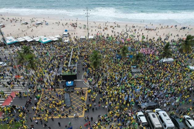 Flavio Bolsonaro addresses supporters at campaign rally in Rio de Janeiro RIO DE JANEIRO, BRAZIL - AUGUST 16: Brazilian presidential candidate Flavio Bolsonaro is set to officially launch his presidential campaign with a rally at Copacabana Beach in Rio de Janeiro, Brazil, on August 16, 2026. The rally is expected to draw a large number of supporters. Brazil s Military Police is expected to reinforce security measures along the beachfront due to the expected crowd and the potential impact of the event on traffic and public circulation. Copacabana Beach has previously hosted demonstrations in support of Flavio Bolsonaro s father, former President Jair Bolsonaro, and is closely associated with the Bolsonaro family s political base in Rio de J  Copyright: x2026xAnadoluxFabioxTeixeirax