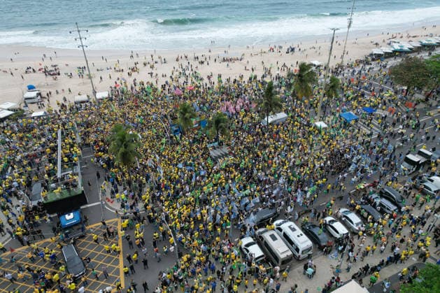 Flavio Bolsonaro addresses supporters at campaign rally in Rio de Janeiro RIO DE JANEIRO, BRAZIL - AUGUST 16: Brazilian presidential candidate Flavio Bolsonaro is set to officially launch his presidential campaign with a rally at Copacabana Beach in Rio de Janeiro, Brazil, on August 16, 2026. The rally is expected to draw a large number of supporters. Brazil s Military Police is expected to reinforce security measures along the beachfront due to the expected crowd and the potential impact of the event on traffic and public circulation. Copacabana Beach has previously hosted demonstrations in support of Flavio Bolsonaro s father, former President Jair Bolsonaro, and is closely associated with the Bolsonaro family s political base in Rio de J  Copyright: x2026xAnadoluxFabioxTeixeirax