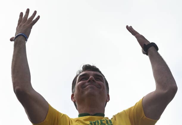 Flavio Bolsonaro addresses supporters at campaign rally in Rio de Janeiro RIO DE JANEIRO, BRAZIL - AUGUST 16: Brazilian presidential candidate Flavio Bolsonaro is set to officially launch his presidential campaign with a rally at Copacabana Beach in Rio de Janeiro, Brazil, on August 16, 2026. The rally is expected to draw a large number of supporters. Brazil s Military Police is expected to reinforce security measures along the beachfront due to the expected crowd and the potential impact of the event on traffic and public circulation. Copacabana Beach has previously hosted demonstrations in support of Flavio Bolsonaro s father, former President Jair Bolsonaro, and is closely associated with the Bolsonaro family s political base in Rio de J  Copyright: x2026xAnadoluxFabioxTeixeirax