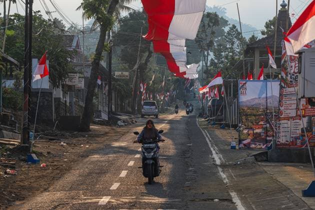 August 16, 2026, Malang, Jawa Timur, East Java, Indonesia: MALANG, EAST JAVA, INDONESIA, AUGUST 16, 2026: An aerial view shows a 600-meter-long Indonesian red-and-white flag displayed along a village road in Wonorejo Village, Malang Regency, East Java, at the foot of Mount Arjuno. Residents unfurled the giant flag as part of celebrations marking Indonesia s 81st Independence Day. Malang, Jawa Timur Indonesia - ZUMAq101 20260816_zna_q101_033 Copyright: xPatrikxCahyoxLumintux