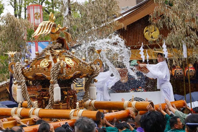 August 16, 2026, Tokyo, Japan: Participants seen carrying a heavily decorated mikoshi (portable shrine) through a cascade of splashing water in Koto Ward during the Fukagawa Hachiman Festival. The triennial festival is one of Tokyo s top three major Edo-period festivals held at Tomioka Hachimangu Shrine. It is well known as the Water-Splashing Festival (Mizukake Matsuri), where participants toss gallons of purifying water onto shrine bearers to beat the intense midsummer heat and bless the local community. Tokyo Japan - ZUMAs197 20260816_aaa_s197_084 Copyright: xRodrigoxReyesxMarinx