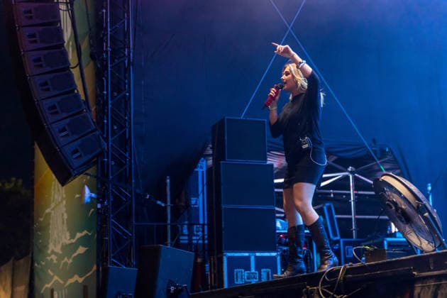 Die deutsche Sängerin Dilla (Amadea Ackermann) am dritten Tag des Highfield Festival 2026 südlich von Leipzig Highfield 2026 - Tag 3 - Dilla *** German singer Dilla Amadea Ackermann on the third day of the 2026 Highfield Festival, south of Leipzig Highfield 2026 Day 3 Dilla