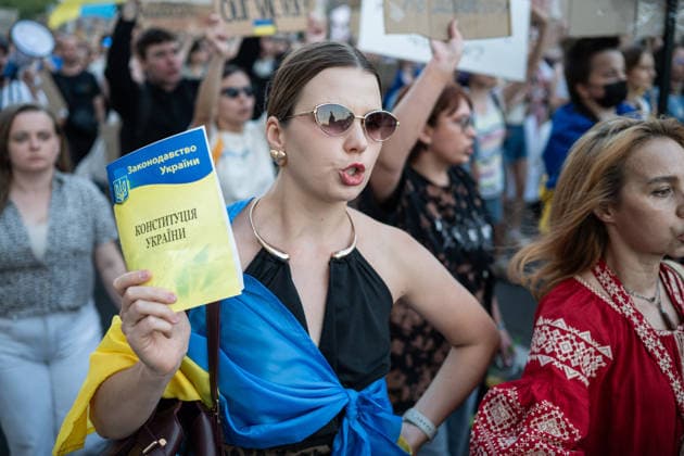 Thousands protest against dismissal of Ukrainian Defense Minister Fedorov in Kyiv KYIV, UKRAINE - AUGUST 16: Thousands attend a rally to protest the dismissal of the Defense Minister of Ukrainem Mykhailo Fedorov in Kyiv, Ukraine, on August 16, 2026. Mykhailo Fedorov was dismissed from the post of the Defense Minister of Ukraine after six moinths at post by the President of Ukraine Volodymyr Zelenskyi in June, 2026 and this decision sparked protests across Ukraine that continue since then. Danylo Antoniuk Anadolu Kyiv Ukraine. Editorial use only. Please get in touch for any other usage.  Copyright: x2026xAnadoluxDanyloxAntoniukx