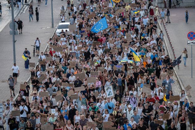Thousands protest against dismissal of Ukrainian Defense Minister Fedorov in Kyiv KYIV, UKRAINE - AUGUST 16: Thousands attend a rally to protest the dismissal of the Defense Minister of Ukrainem Mykhailo Fedorov in Kyiv, Ukraine, on August 16, 2026. Mykhailo Fedorov was dismissed from the post of the Defense Minister of Ukraine after six moinths at post by the President of Ukraine Volodymyr Zelenskyi in June, 2026 and this decision sparked protests across Ukraine that continue since then. Danylo Antoniuk Anadolu Kyiv Ukraine. Editorial use only. Please get in touch for any other usage.  Copyright: x2026xAnadoluxDanyloxAntoniukx