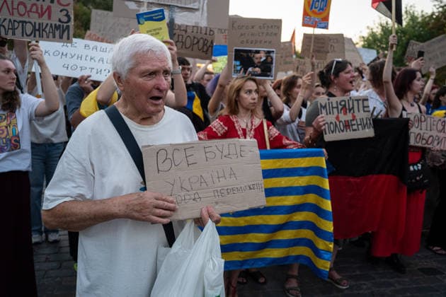 Thousands protest against dismissal of Ukrainian Defense Minister Fedorov in Kyiv KYIV, UKRAINE - AUGUST 16: Thousands attend a rally to protest the dismissal of the Defense Minister of Ukrainem Mykhailo Fedorov in Kyiv, Ukraine, on August 16, 2026. Mykhailo Fedorov was dismissed from the post of the Defense Minister of Ukraine after six moinths at post by the President of Ukraine Volodymyr Zelenskyi in June, 2026 and this decision sparked protests across Ukraine that continue since then. Danylo Antoniuk Anadolu Kyiv Ukraine. Editorial use only. Please get in touch for any other usage.  Copyright: x2026xAnadoluxDanyloxAntoniukx