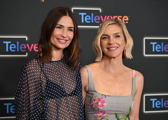 Televerse 2026 - Day 3 Karolina Wydra and Rhea Seehorn arriving to Televerse 2026 - Day 3 held at the JW Marriot Hotel on August 16, 2026 in Los Angeles, CA. Los Angeles JW Marriot Hotel at L.A. Live California USA Copyright: xLeexWattx xAFF-USA.COMx
