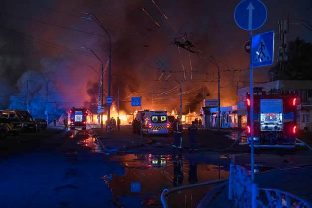 Russian Attack Destroys Ukraine s Largest Book Market In Kyiv Firefighters battle a fire at one of Ukraine s largest book markets in Kyiv, Ukraine, on August 16, 2026, after Russia attacked the city overnight with ballistic missiles and jet-powered attack drones. Two people were reported injured. Kyiv Ukraine  Copyright: xMaxymxMarusenkox originalFilename: musiienko-notitle260816_np6EU.jpg
