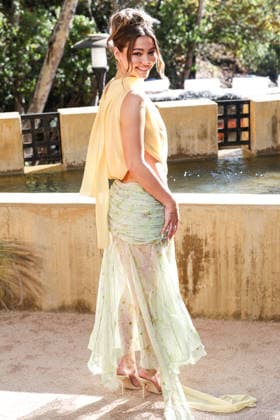 Netflix s Outer Banks Season 5 Event: Pogues For Life A Fan Farewell HOLLYWOOD, LOS ANGELES, CALIFORNIA, USA - AUGUST 15: Madelyn Cline wearing a Siedres Dalia Two-Tone Draped Chiffon Gown with Bow Detail arrives at Netflix s Outer Banks Season 5 Event: Pogues For Life A Fan Farewell held at The Ford (The John Anson Ford Amphitheatre) on August 15, 2026 in Hollywood, Los Angeles, California, United States. Hollywood The Ford (The John Anson Ford Amphitheatre) California United States Copyright: xXavierxCollin ImagexPressxAgencyx