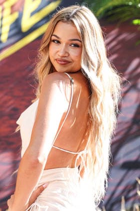Netflix s Outer Banks Season 5 Event: Pogues For Life A Fan Farewell HOLLYWOOD, LOS ANGELES, CALIFORNIA, USA - AUGUST 15: Madison Bailey arrives at Netflix s Outer Banks Season 5 Event: Pogues For Life A Fan Farewell held at The Ford (The John Anson Ford Amphitheatre) on August 15, 2026 in Hollywood, Los Angeles, California, United States. Hollywood The Ford (The John Anson Ford Amphitheatre) California United States Copyright: xXavierxCollin ImagexPressxAgencyx
