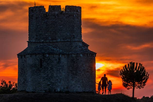 260817_PXL_sunset_church Sunset behind the church of St. Nicholas, a pre-Romanesque church built at the end of the 11th century, in Nin, Croatia, on August 16. 2026.  ZvonimirxBarisin PIXSELL