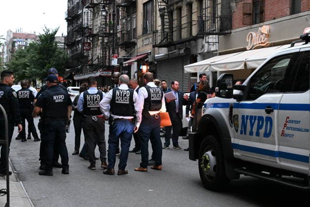 Police Involved Shooting At 126 Ludlow Street In New York City NEW YORK CITY, UNITED STATES - AUGUST 16: NYPD officers work at the scene where a suspect carrying a butcher knife was shot by officers at 126 Ludlow Street within the confines of the 7th Precinct in Manhattan, New York, United States on Sunday, August 16, 2026. A victim was reportedly stabbed at the location and sustained an injury to the head, the suspect when confronted by officers was shot after charging at them with a butcher knife. NYPD officers gave commands to drop the knife to the suspect. The investigation is ongoing by the NYPD. Kyle Mazza Anadolu New York United States. Editorial use only. Please get in touch for any other usage.  Copyright: x2026xAnadoluxKylexMazzax