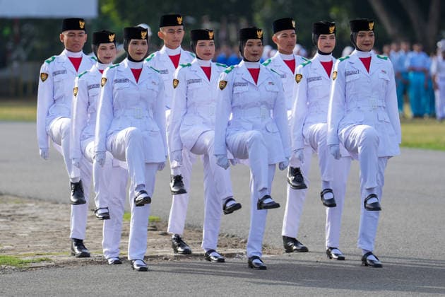 August 17, 2026, Banda Aceh, Aceh, Indonesia: The flag-raising squad performed its duties during the commemoration of the Republic of Indonesia s 81st anniversary at Blang Padang Field in Banda Aceh, Aceh Province, Indonesia, on Monday. Hundreds of students, government employees, and members of the armed forces participated in the ceremony. Banda Aceh Indonesia - ZUMAi115 20260817_zip_i115_007 Copyright: xMuhammadxIqbalx