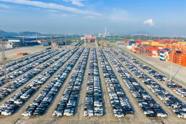 Nanjing Port Vehicles Export A large number of cars are gathering in Longtan Port Area of Nanjing Port waiting to be loaded onto ships for export in Nanjing, Jiangsu Province, China on August 17, 2026. Nanjing Jiangsu China  Copyright: xCFOTOx i1786975159387