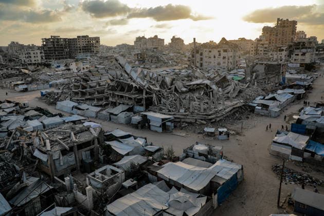 Daily Life Of Palestinians In Destroyed Area - Gaza City Pictures showing the daily life of Palestinians in the war-torn Tel al-Hawa area, Gaza City, Gaza Strip on August 16, 2026. Photo by Rizek Eldremle ABACAPRESS.COM Gaza City Palestine  Copyright: xEldremlexRizek ABACAx