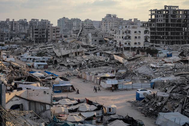 Daily Life Of Palestinians In Destroyed Area - Gaza City Pictures showing the daily life of Palestinians in the war-torn Tel al-Hawa area, Gaza City, Gaza Strip on August 16, 2026. Photo by Rizek Eldremle ABACAPRESS.COM Gaza City Palestine  Copyright: xEldremlexRizek ABACAx