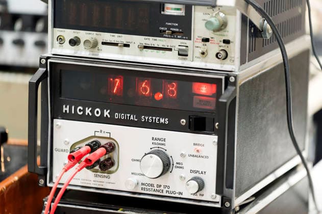 Hickok Digital System DP 170 auf der Maker Faire 2026 im Hannover Congress Centrum. Die Maker Faire ist ein familienfreundliches Mitmach-Festival für Technik, Erfindungen und kreatives Selbermachen. Sie verbindet die Elemente einer Wissenschaftsmesse, eines Jahrmarkts und eines Zukunftslabors. Erfinder, Bastler, Künstler und Start-ups zeigen dort ihre selbstgebauten Projekte vom Roboter über 3D-Druck bis hin zu Kunst und Handwerk. Im Vordergrund stehen das Ausprobieren, Mitmachen und der Ideenaustausch für alle Altersgruppen. Hannover, 16.08.2026 *** Hickok Digital System DP 170 at Maker Faire 2026 at the Hannover Congress Centrum. Maker Faire is a family-friendly, hands-on festival celebrating technology, inventions, and creative D Foto:xK.xRichter xFuturexImagex makerfaire_6808