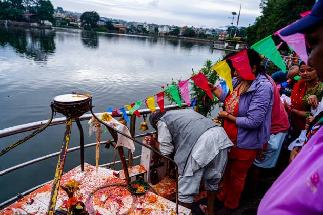 Devotees Worship Snakes at Taudaha on Nag Panchami Kathmandu, Nepal - August 17, 2026: Hindu devotees celebrated the Nag Panchami festival by worshipping snakes in keeping with tradition at Taudaha Pond in Kathmandu, Nepal. Nag Panchami, a Hindu festival dedicated to the worship of snakes, is traditionally observed by placing images or posters of Nagas at homes and offering prayers and rituals for protection and prosperity. (Photo by AP Tolang Nexpher Images) kathmandu bagmati