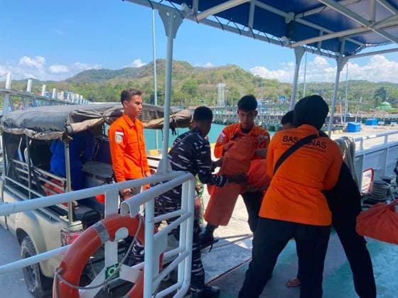 Preparation for Sea-Based Rescue Operations WURING, FLORES, EAST NUSA TENGGARA, INDONESIA AUGUST 16, 2026: National Search and Rescue Agency (BASARNAS) rescue team members prepare to depart from Wuring Port for Reo (Labuan Reo) to support search, rescue and evacuation operations following an earthquake in Flores, East Nusa Tenggara, Indonesia. Handout photo by BASARNAS JNA Press. flores Indonesia Copyright: x xEDITORx xJNAxPressx