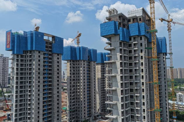 China Real Estate Market NANJING, CHINA - AUGUST 17, 2026 - Buildings under construction in Nanjing, Jiangsu, China on August 17, 2026. Nanjing Jiangsu China  Copyright: xCFOTOx i1786979333662