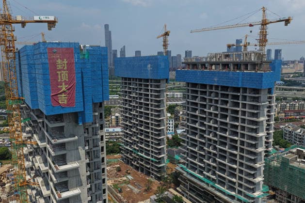 China Real Estate Market NANJING, CHINA - AUGUST 17, 2026 - Buildings under construction in Nanjing, Jiangsu, China on August 17, 2026. Nanjing Jiangsu China  Copyright: xCFOTOx i1786979333805