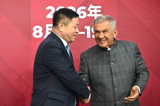 Russia China Business Forum 9222970 17.08.2026 Chinese Ambassador to Russia Zhang Hanhui, left, and Head of the Republic of Tatarstan Rustam Minnikhanov shake hands during an opening ceremony of the 4th International Forum Sprouts: Russia and China - Mutually Beneficial Cooperation in Kazan, Republic of Tatarstan, Russia. Maksim Bogodvid Sputnik Kazan Republic of Tatarstan Russia  Copyright: xMaksimxBogodvidx