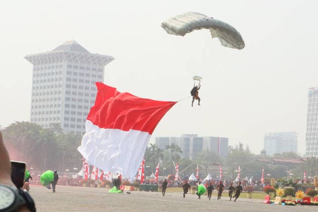 August 17, 2026, Central Jakarta, Jakarta: The commemoration of the Republic of Indonesia s Independence Day at Monas, witnessed by the people of Jakarta in the vicinity of the National Monument. Central Jakarta  - ZUMAp146 20260817_zap_p146_002 Copyright: xDennyxPohanx