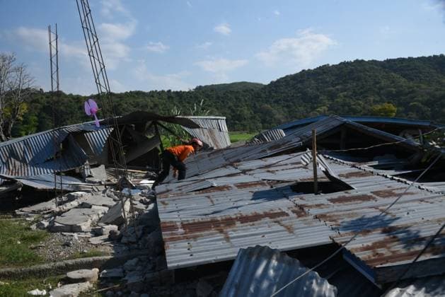 7.7-magnitude earthquake in Indonesia kills 55, injures 132 EAST MANGGARAI, INDONESIA - AUGUST 17: (----EDITORIAL USE ONLY - MANDATORY CREDIT - INDONESIAN NATIONAL SEARCH AND RESCUE AGENCY (BASARNAS) HANDOUT - NO MARKETING NO ADVERTISING CAMPAIGNS - DISTRIBUTED AS A SERVICE TO CLIENTS----) Search and rescue operations continue in East Manggarai, East Nusa Tenggara, on Monday, three days after a magnitude 7.7 earthquake struck the region on August 15th in Satar Kampas village, Lamba Leda district, East Manggarai regency, Indonesia on August 17, 2026. Joint SAR teams continued searching and evacuating victims in one of the hardest-hit areas. As of 3 p.m. local time, 55 people had died and 132 others were injured, bringing the total number  Copyright: x2026xAnadoluxBASARNASx xHandoutx