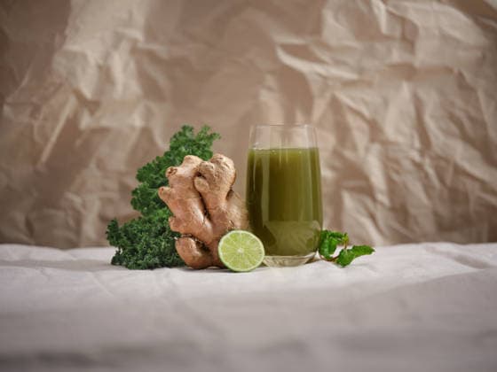 Green juice with fresh ingredients, perfect for a healthy and Ho Chi Minh City, Ho Chi Minh, Vietnam R_BOQL260816-2106944-01 ,model released, Symbolfoto ,property released