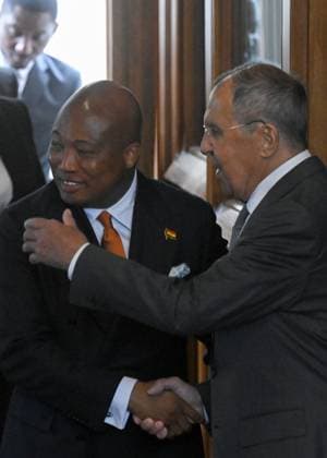 Russia Ghana 9222995 17.08.2026 Russian Foreign Minister Sergey Lavrov welcomes Ghanaian Foreign Minister Samuel Okudzeto Ablakwa, left, before a meeting, in Moscow, Russia. Sergey Guneev Sputnik Moscow Russia  Copyright: xSergeyxGuneevx