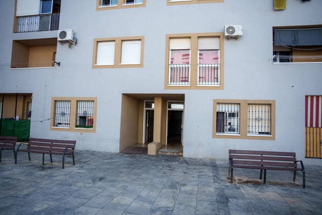 Two women—one of whom was pregnant—and a minor were shot and killed in the middle of the street in Isla Cristina, Huelva. Images from the scene of yesterday’s shooting, where three people died in Isla Cristina. On August 17, 2026, in Isla Cristina, Huelva, Andalusia, Spain. Three people—a 39-year-old woman who was eight months pregnant, a 62-year-old woman, and a 16-year-old minor—died this Sunday as a result of a shooting in the El Rocío neighborhood of Isla Cristina, Huelva, which may be linked to the one that left one man dead and another wounded in 2024 in the El Torrejón neighborhood of Huelva city. August 17, 2026 Francisco J Isla Cristina, Huelva, Andalusia Isla Cristina, Huelva, Andalusia, Spain  Copyright: xFranciscoxJ.xOlmox 7718325