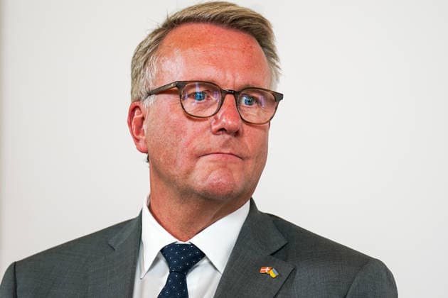 17.08.2026 - Europa, Österreich, Wien: Doorstep nach dem Arbeitsgespräch zwischen Innenminister Gerhard Karner und dem dänischen Migrationsminister Morten Bodskov zur Realisierung von Asylverfahren und Rückkehrzentren in Staaten außerhalb Europas *** August 17, 2026 Europe, Austria, Vienna Doorstep remarks following the working meeting between Interior Minister Gerhard Karner and Danish Minister of Migration Morten Bodskov on the implementation of asylum procedures and return centers in countries outside Europe Copyright: xLUKAxKOLANOVICx